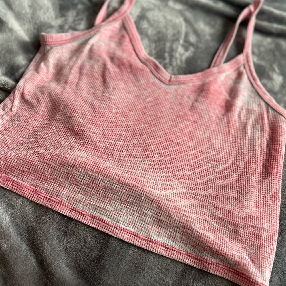 AE AMERICAN EAGLE TOP RED